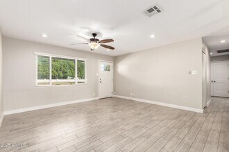 331 E Continental Dr in Tempe, AZ - Building Photo - Building Photo