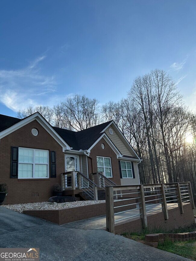 3910 Piney Brook Dr in Loganville, GA - Building Photo - Building Photo