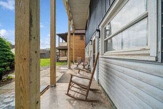 75 Sycamore St, Unit 2 in Natrona Heights, PA - Building Photo - Building Photo