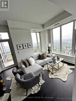 11 Yorkville Ave in Toronto, ON - Building Photo