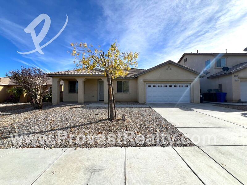 13619 Thunderbird Pl in Victorville, CA - Building Photo