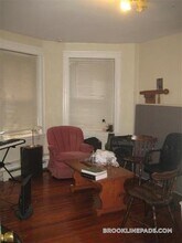 208 Winthrop Rd in Brookline, MA - Building Photo - Building Photo