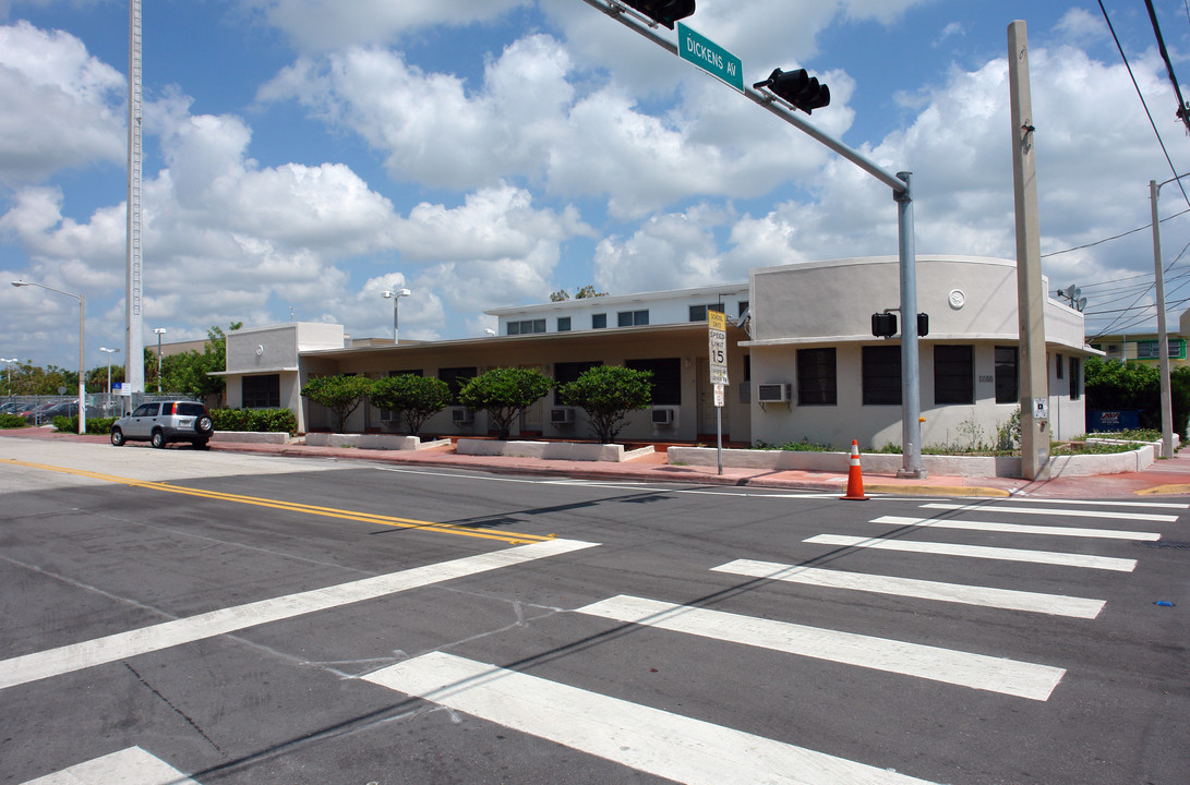 7500 Dickens Ave in Miami Beach, FL - Building Photo