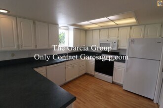 1505A SW Hall St in Portland, OR - Building Photo - Building Photo