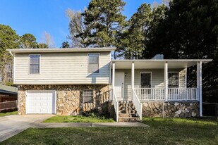 6405 Beethoven Cir in Riverdale, GA - Building Photo