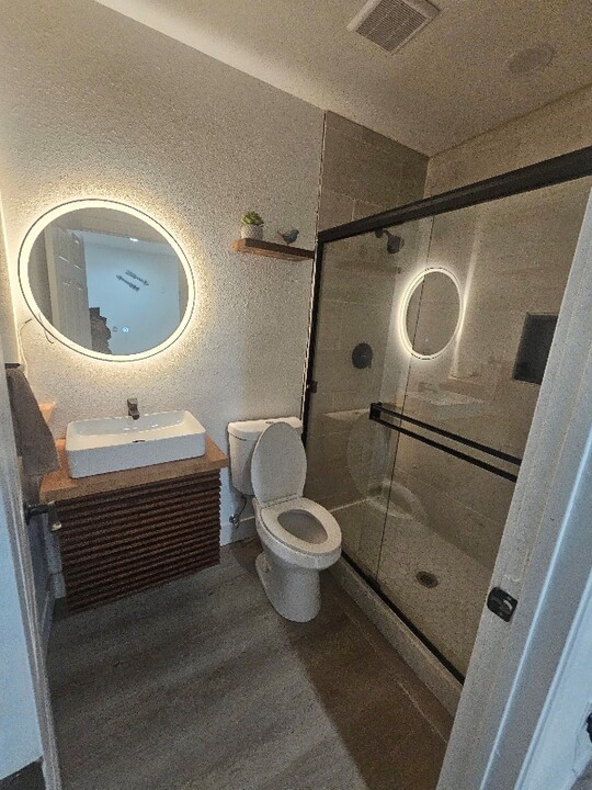 2136 Cascade St in Las Vegas, NV - Foto de edificio