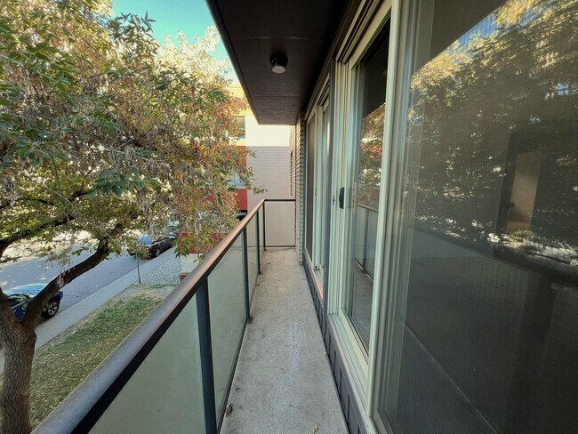 Mission Apartments in Calgary, AB - Building Photo - Building Photo
