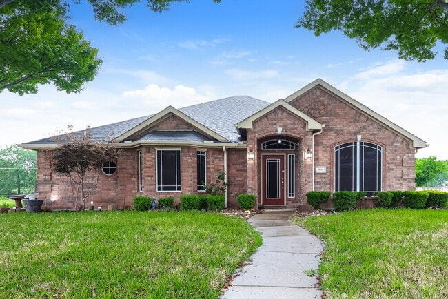 property at 900 Diann Cir