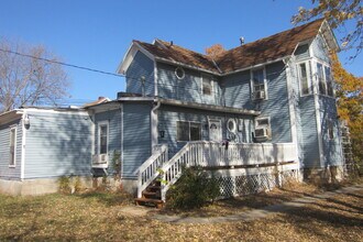 1333 Connecticut St, Unit 2 in Lawrence, KS - Building Photo - Building Photo