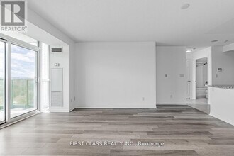 4900 Glen Erin Dr in Mississauga, ON - Building Photo - Building Photo