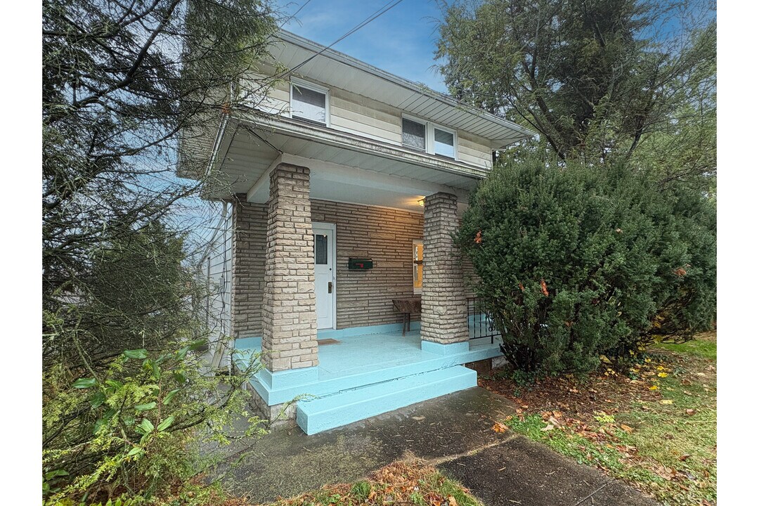 307 Parklyn St in Pittsburgh, PA - Foto de edificio