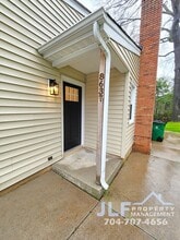 8635 Crows Nest Ln in Charlotte, NC - Building Photo - Building Photo
