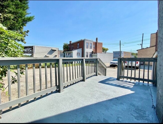 304 Holmes Rd, Unit 304 A