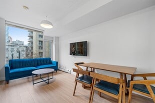 1283 Howe St in Vancouver, BC - Building Photo