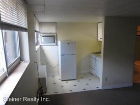 Lynn Apartments in Pittsburgh, PA - Building Photo