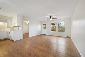 100 Grand Brook Dr in Greenwood, AR - Building Photo - Building Photo