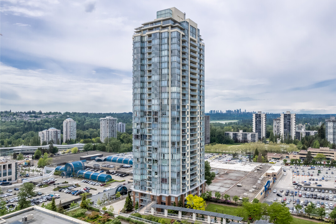 Silhouette in Burnaby, BC - Building Photo