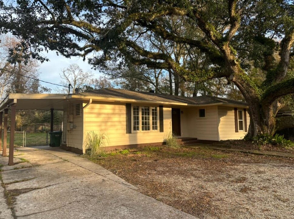 801 S Cypress St in Hammond, LA - Building Photo