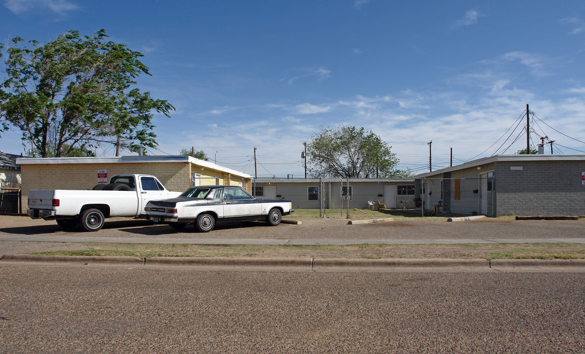 210 37th St in Lubbock, TX - Building Photo