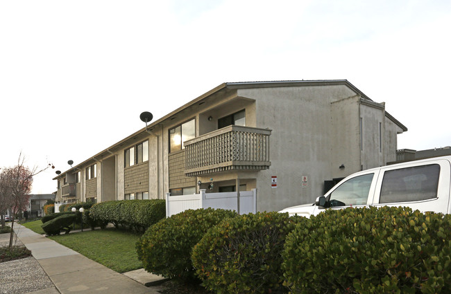 Crestview Gardens Apartments in Watsonville, CA - Building Photo - Building Photo