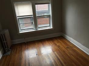 1704 W Glenlake Ave-Unit -1704-2 in Chicago, IL - Building Photo - Building Photo