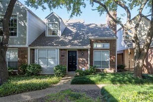 17735 Windflower Way in Dallas, TX - Building Photo