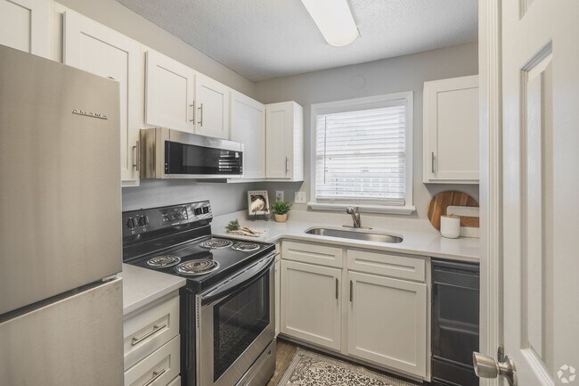 The Alden Townes in North Charleston, SC - Building Photo - Building Photo