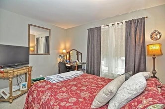 23 Saunders St, Unit F in North Andover, MA - Building Photo - Building Photo