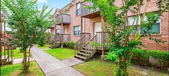11905 Algonquin Dr in Houston, TX - Building Photo