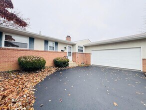1016 Lambeth Dr in Columbus, OH - Building Photo - Building Photo