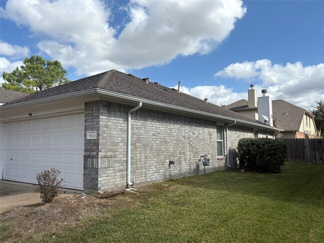 9614 Ashwood Valley Dr in Houston, TX - Foto de edificio - Building Photo