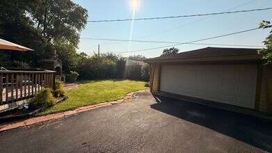 8937 Southfield Dr in Bridgeview, IL - Building Photo - Building Photo