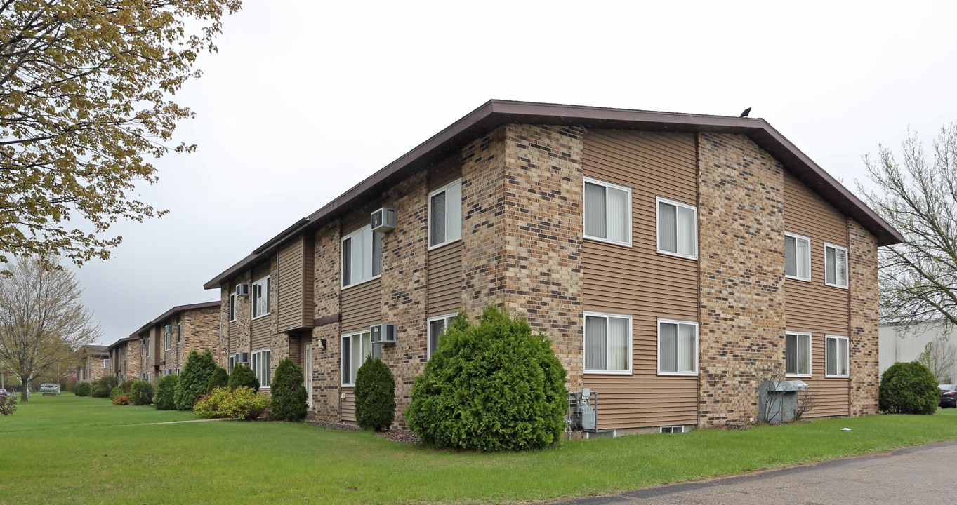 Fox Run Apartments in Schofield, WI - Foto de edificio
