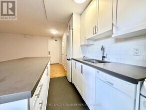 95 Lawton Blvd in Toronto, ON - Building Photo - Building Photo