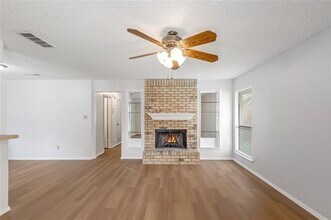 420 Claire Ct in Arlington, TX - Building Photo - Building Photo