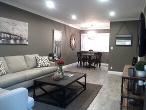 1824 N Gramercy Pl in Los Angeles, CA - Building Photo - Building Photo