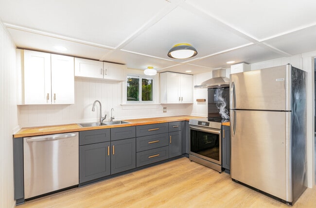 property at 1405 S Park St