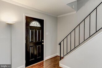 4311 Pergate Ln in Fairfax, VA - Building Photo - Building Photo