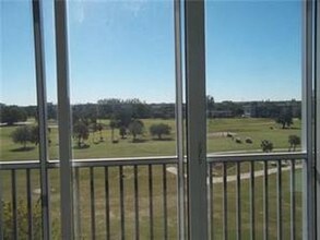 2950 N Palm Aire Dr-Unit -6 in Pompano Beach, FL - Building Photo - Building Photo