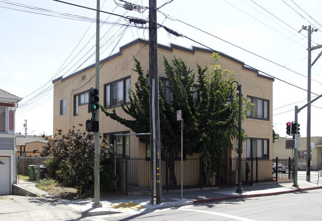 2300-2306 Fruitvale Ave in Oakland, CA - Foto de edificio - Building Photo