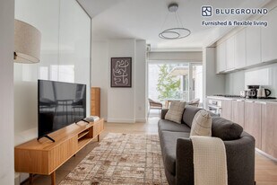 572 11th Ave, Unit SI FL6-ID1512 in New York, NY - Building Photo