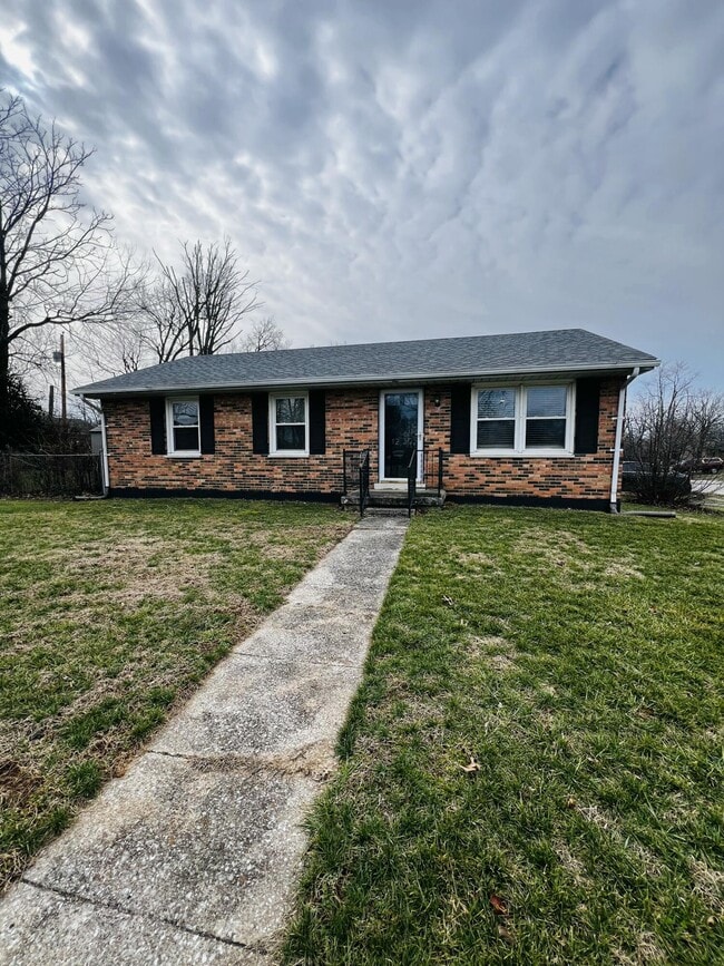 1230 Trent Blvd in Lexington, KY - Building Photo - Building Photo