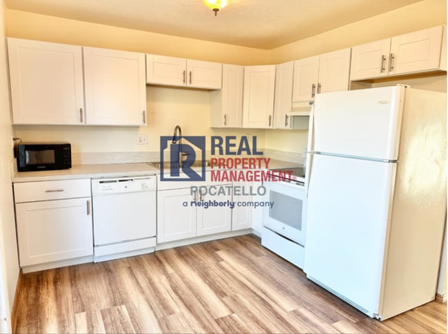 94 Plateau Dr in Pocatello, ID - Building Photo - Building Photo