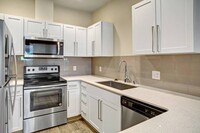 The Heights at Bear Creek Apartments in Redmond, WA - Building Photo - Building Photo