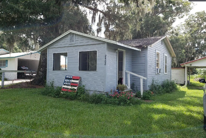 2508 N Hubb St in Coleman, FL - Building Photo