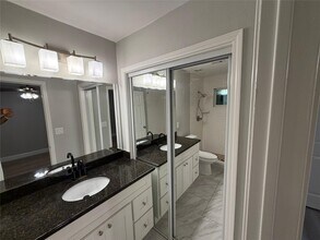 6015 W Airport Blvd in Houston, TX - Building Photo - Building Photo