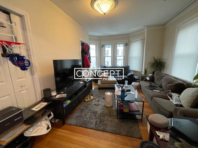 839 Parker St, Unit 3 in Boston, MA - Foto de edificio - Building Photo