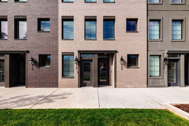 Gabbott's Row Townhomes in Salt Lake City, UT - Building Photo - Building Photo