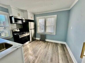 10 Vernon Ave, Unit 2 in Rockville Centre, NY - Foto de edificio - Building Photo