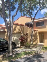 568 N University Dr in Plantation, FL - Building Photo - Building Photo